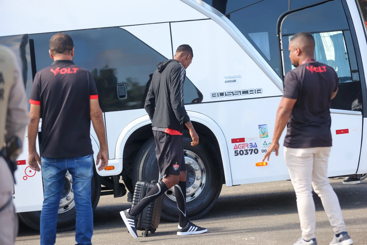 Desembarque do Vitória em Salvador após derrota por 8 a 0  por Marina Silva/CORREIO