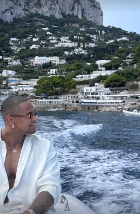 Leo e Lore em Capri, na Itália por Reprodução