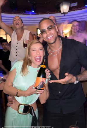 Leo e Lore em Capri, na Itália por Reprodução