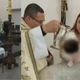 Imagem - Padre se recusa a dizer nome de bebê em batizado e é denunciado por intolerância religiosa