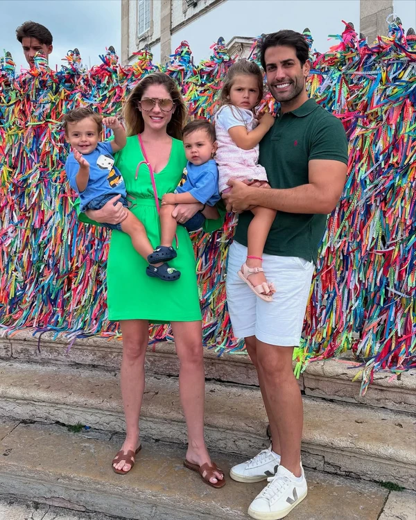 Bárbara Evans e filhos por Reprodução/Instagram