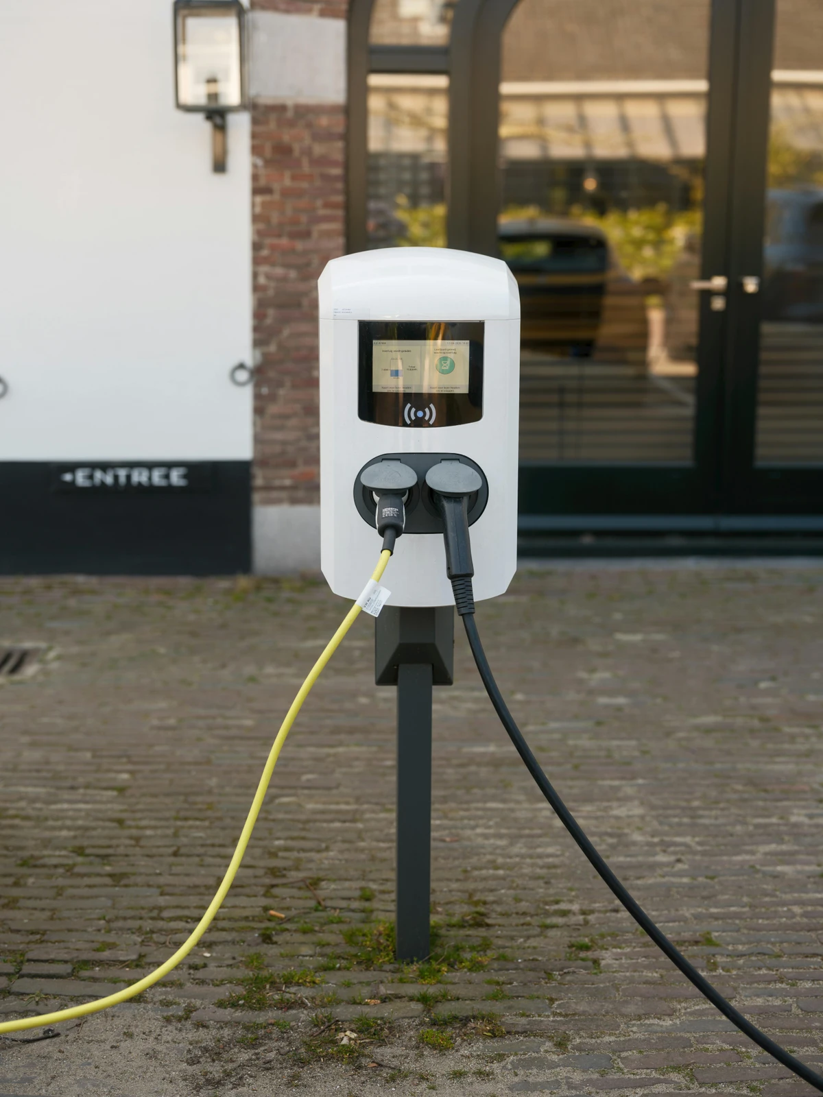Carregamento de carros elétricos por Reprodução