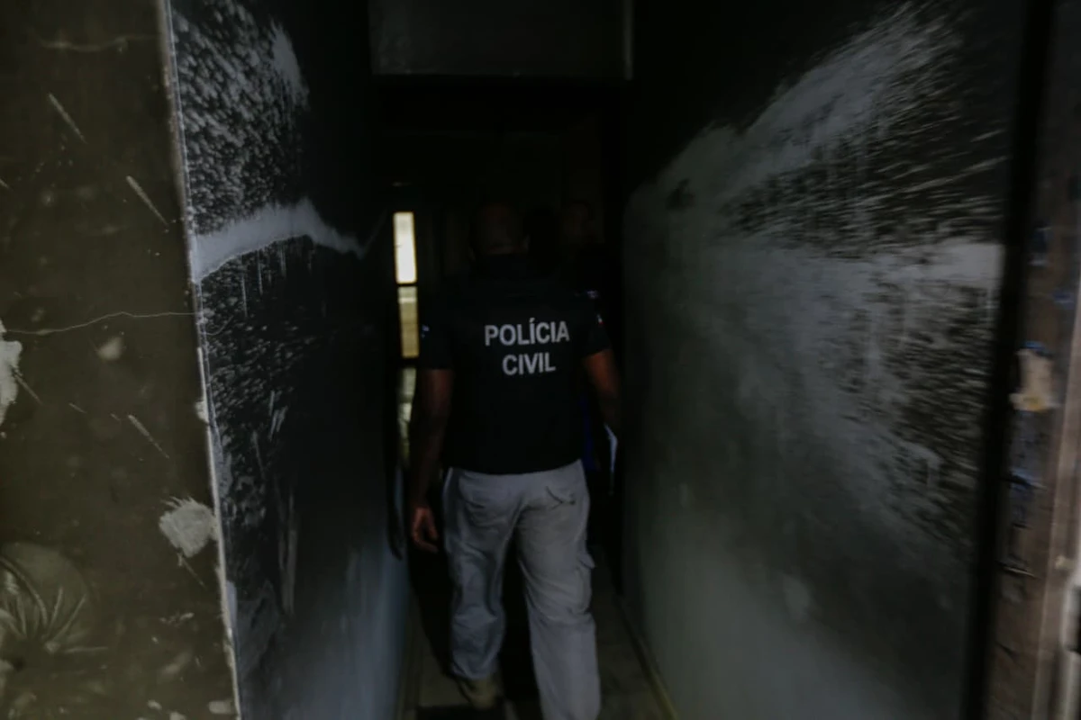 Zelador ateou fogo no Morro das Pedras por Arisson Marinho/CORREIO