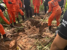 Imagem - Polícia investiga cemitério clandestino de facção em Sussuarana onde corpo foi encontrado