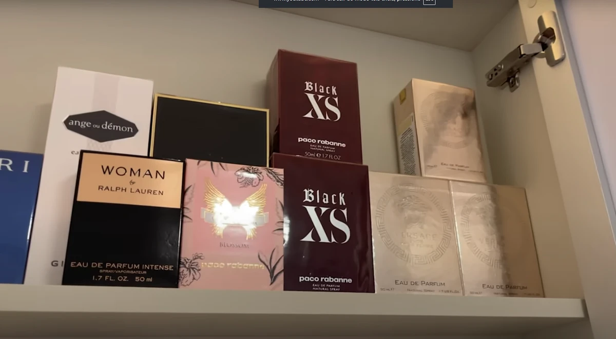 Espaço reservado para perfumes do cantor por Reprodução (Redes Sociais/Internet)