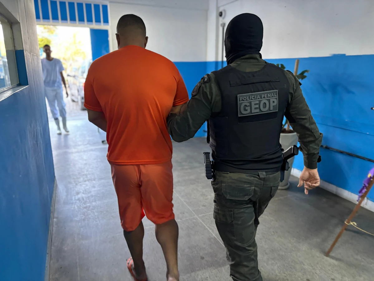 Detentos são transferidos de presídio na Bahia