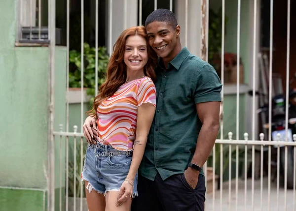 Kami (Giovanna Lancellotti) e Marlon (Humberto Morais) em 'Dona de mim'