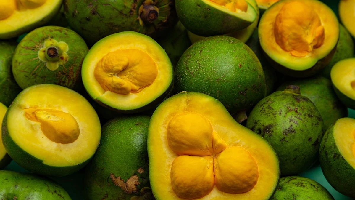 Pequi por Reprodução / FreePik / IStock
