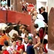 Imagem - Jornalista é atacado por touros em festival e fica com costelas quebradas e ferimentos graves