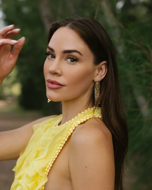 Christa B. Allen por Reprodução/Instagram