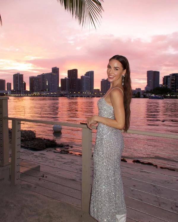 Christa B. Allen por Reprodução/Instagram