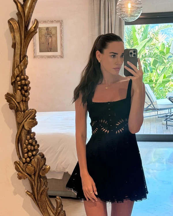Christa B. Allen por Reprodução/Instagram