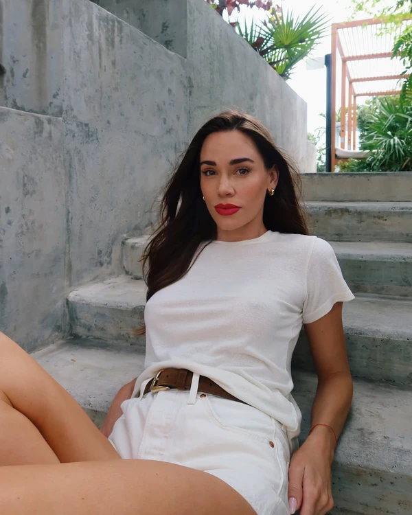Christa B. Allen por Reprodução/Instagram