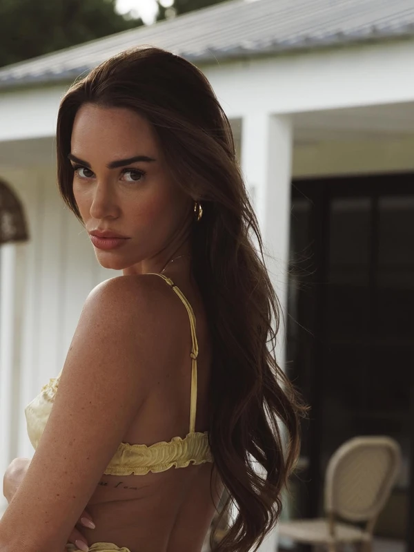 Christa B. Allen por Reprodução/Instagram