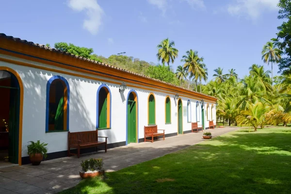Ilha dos Frades por Divulgação