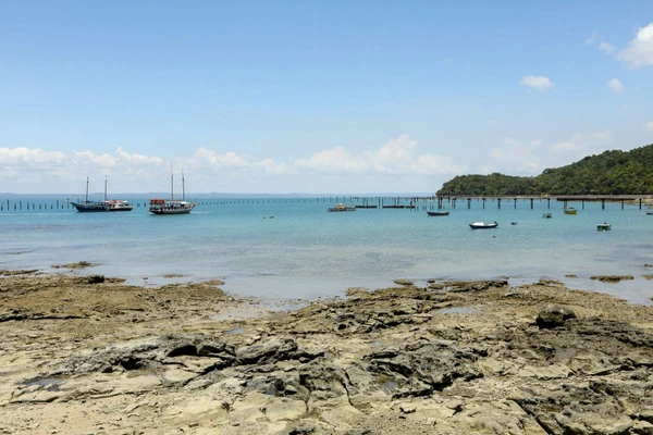 Ilha dos Frades abriga a praia que foi eleita a melhor do mundo em 2025 por Divulgação