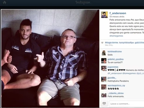 Publicação antiga de Felipe Anderson com o pai em uma rede social por Reprodução
