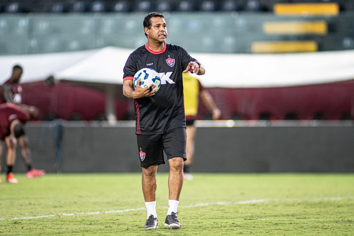 Quarta sessão de treino do Vitória sob as ordens de Rodrigo Chagas por Victor Ferreira/EC Vitória