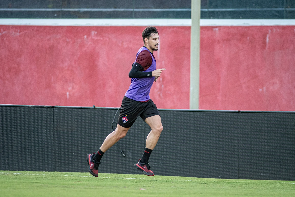 Quarta sessão de treino do Vitória sob as ordens de Rodrigo Chagas por Victor Ferreira/EC Vitória