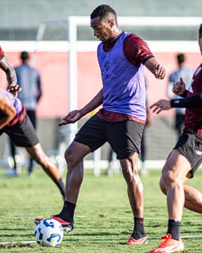Quarta sessão de treino do Vitória sob as ordens de Rodrigo Chagas por Victor Ferreira/EC Vitória
