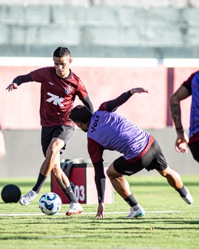 Quarta sessão de treino do Vitória sob as ordens de Rodrigo Chagas por Victor Ferreira/EC Vitória
