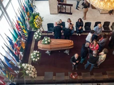 Imagem - Corpo de Luis Fernando Verissimo é velado em Porto Alegre
