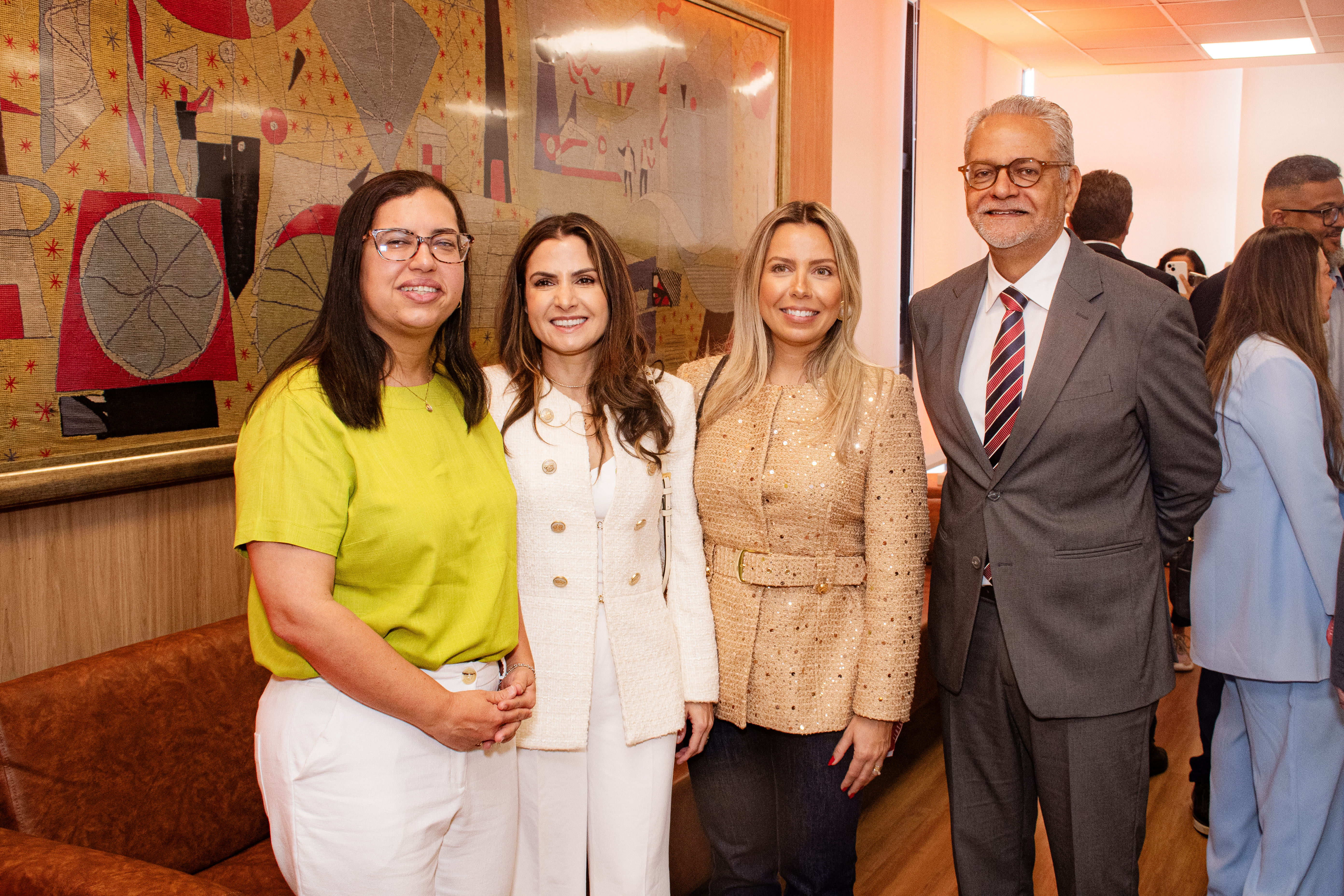 Ana Paula Matos, Renata de Magalhães Correia, Luciana Gomes e Isaac Edington por Lucas Assis