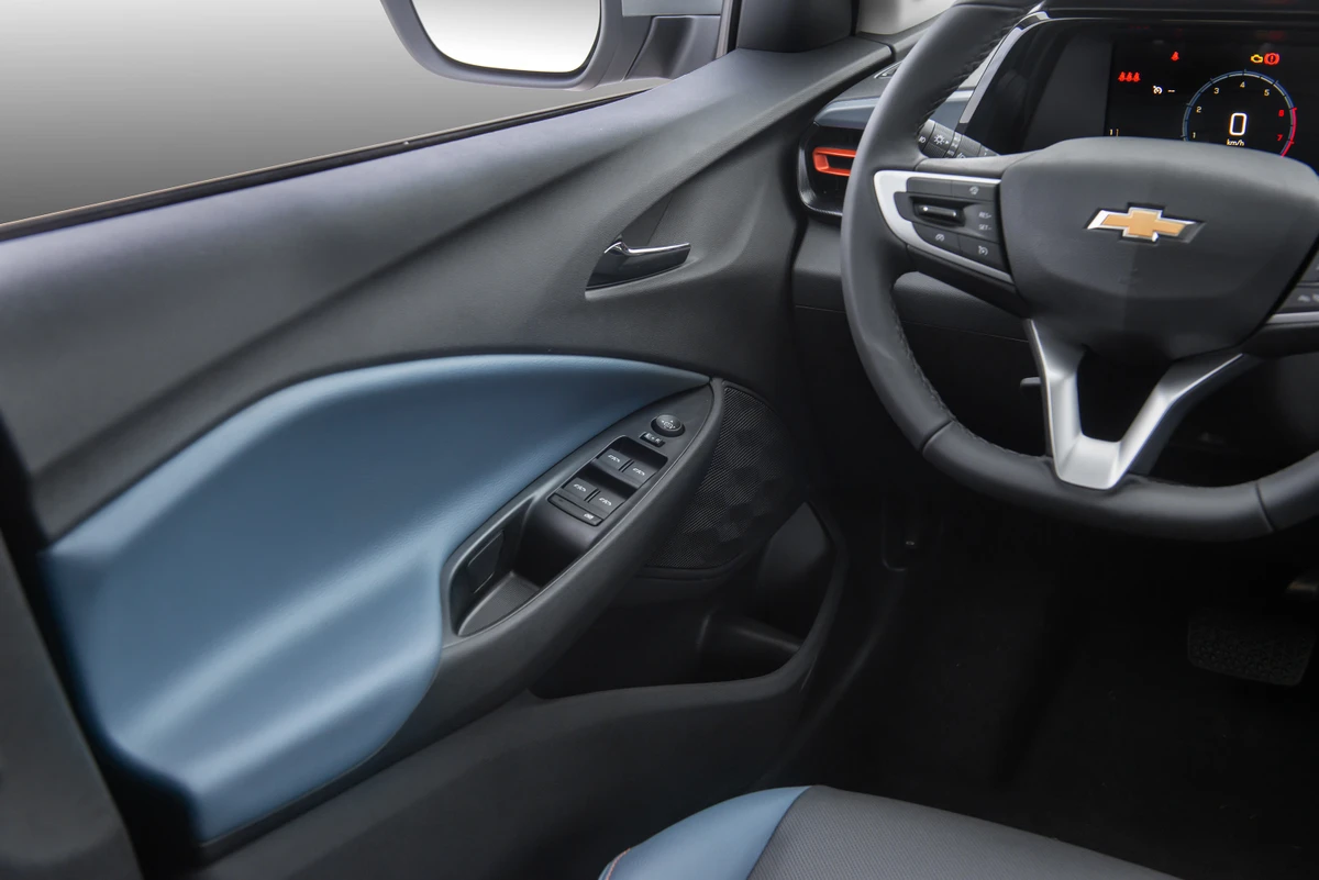 Na configuração Premier os detalhes são na cor azul por Divulgação
