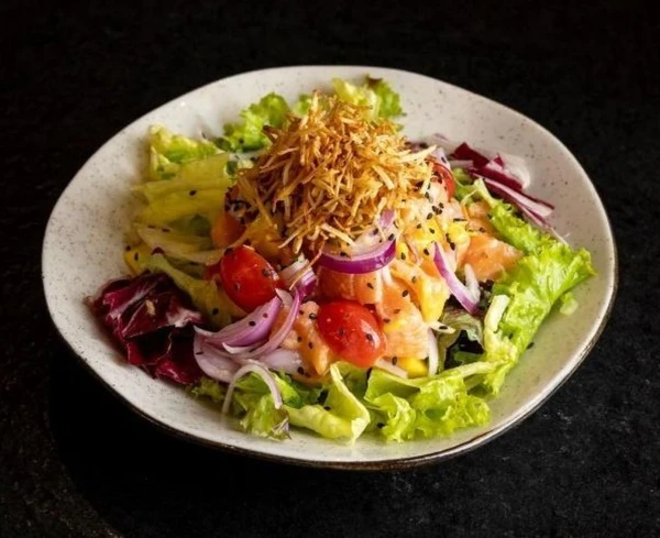 Iniciar a refeição pela salada é uma estratégia simples e eficaz para aumentar a sensação de saciedade