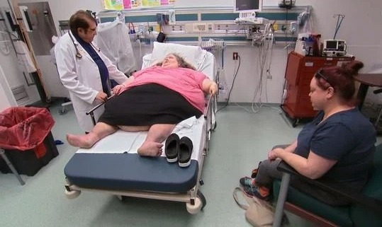 Joyce chegou ao seu peso máximo aos 44 anos, 334 quilos, medindo 1,50 metros de altura por Reprodução/TLC