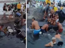 Imagem - Embarcação naufraga na Ribeira, e músicos tentam salvar instrumentos