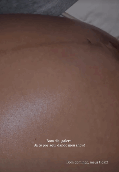 Carol Peixinho surpreende ao mostrar movimentos do filho na barriga por Reprodução