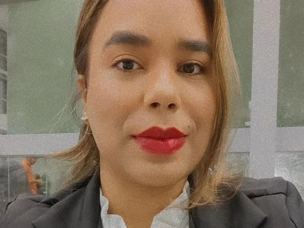 Julie Evelyn Reis Dias Santos