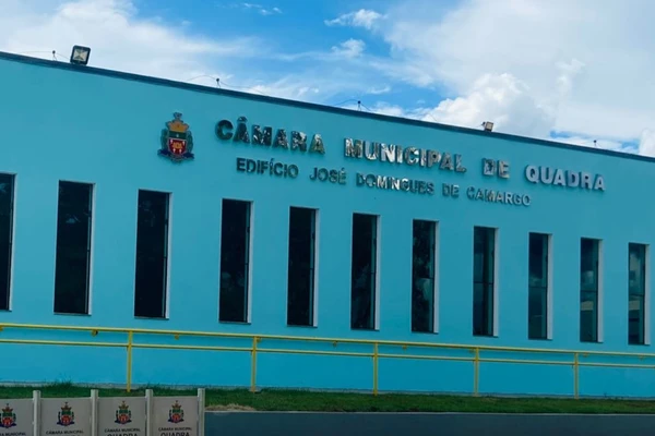 Câmara Municipal de  Câmara Municipal de Quadro