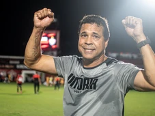 Imagem - Em meio a dificuldades pessoais, Rodrigo Chagas celebra primeira vitória na Série A como treinador