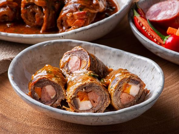 Imagem - Aprenda 3 receitas práticas de bife à rolê para o jantar