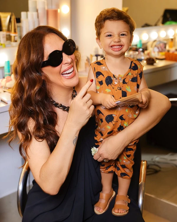 Claudia Raia  e Luca por Reprodução/Instagram