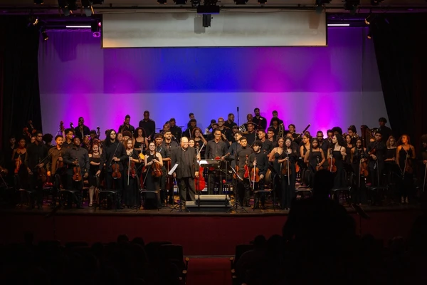 Diretor musical Eduardo Torres regerá a orquestra principal do Neojiba