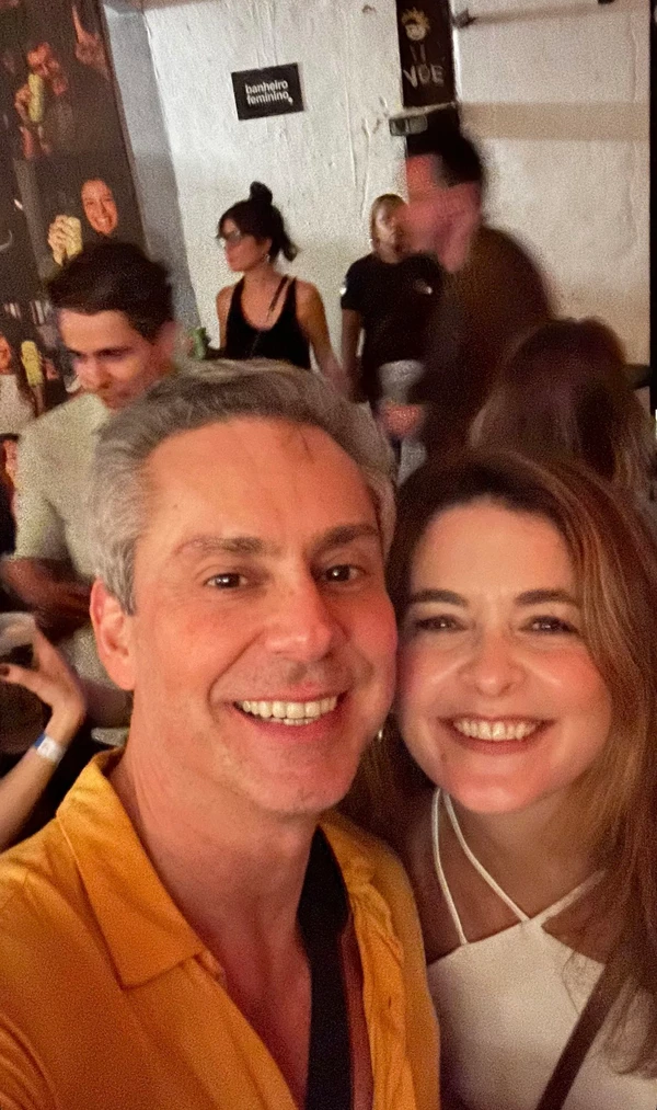 Famosos curtem aniversário de Humberto Carrão por Reprodução