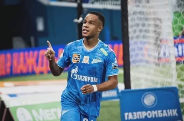 Pedrinho está no Zenit por Divulgação