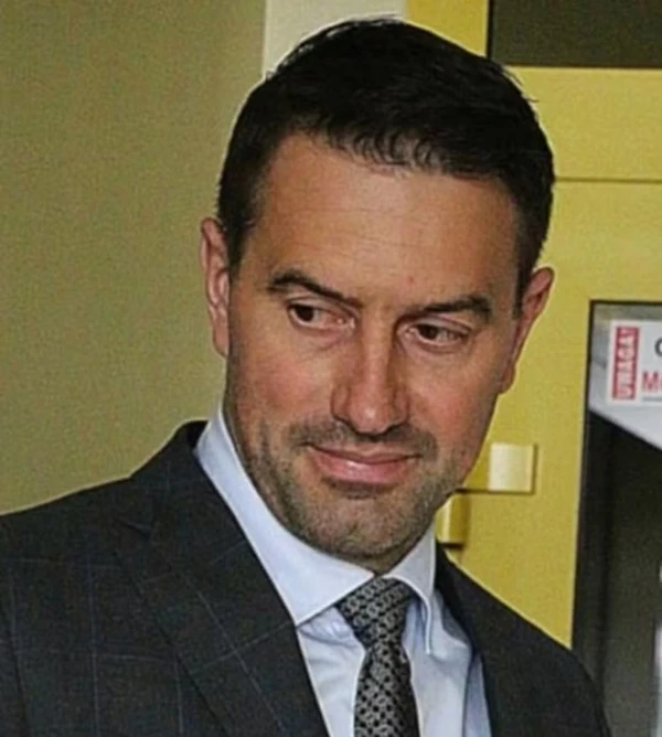 Piotr Szczerek, milionário polonês e CEO da empresa de pavimentação Drogbruk por Reprodução