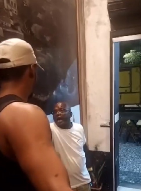 PM reformado foi flagrado por funcionários do local agredindo companheira  por Reprodução / TV Bahia