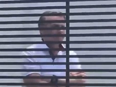 Imagem - Bolsonaro recebe a visita dos filhos Carlos e Jair Renan no 1° dia de julgamento