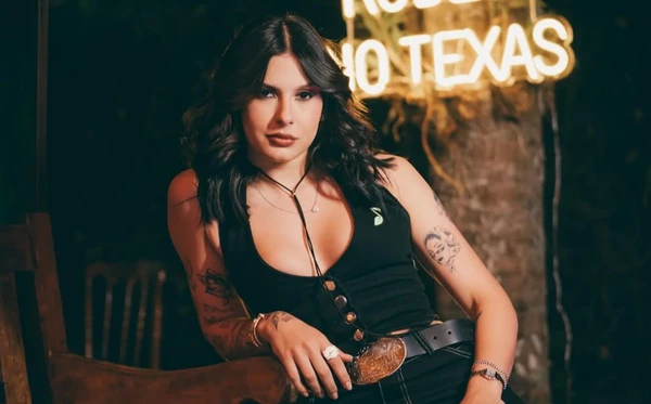Ana Castela