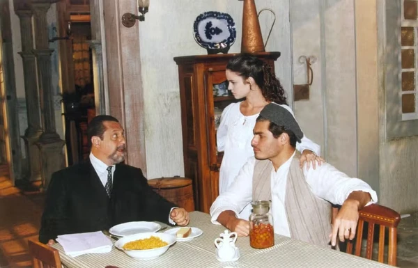Bastidores da novela Terra Nostra com Antonio Fagundes, Carolina Kasting e Thiago Lacerda por Divulgação/Globo