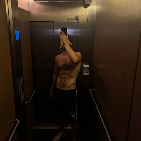 Nicolas Prattes por Reprodução/Instagram