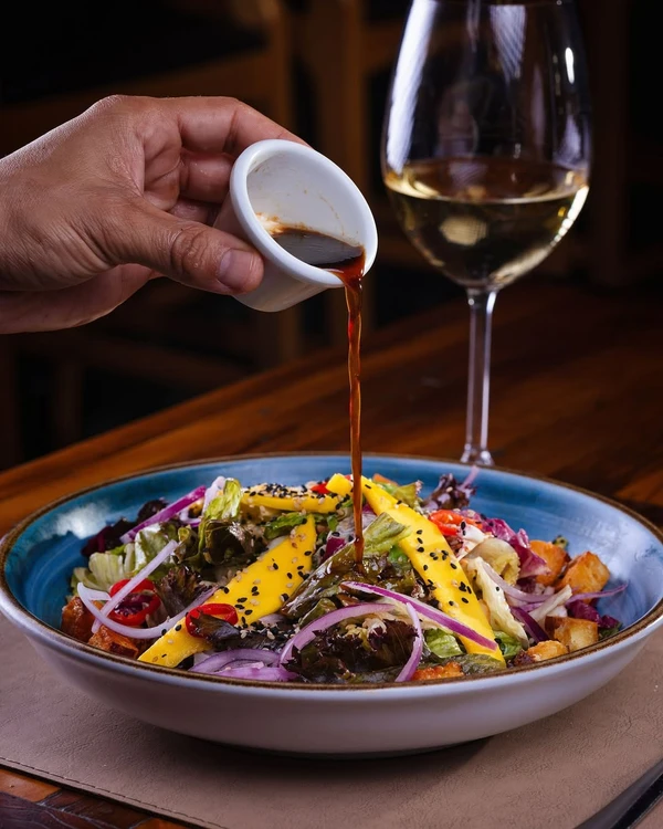 Pratos do “Sal Gastronomia” de  Henrique Fogaça por Reprodução