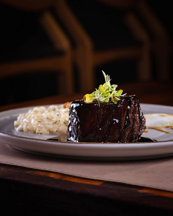 Pratos do “Sal Gastronomia” de  Henrique Fogaça por Reprodução