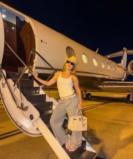 Virginia Fonseca viaja à Europa em jato de R$ 28 milhões por Reprodução