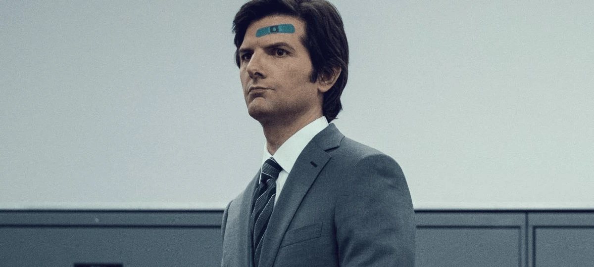Adam Scott em 'Ruptura' por Reprodução